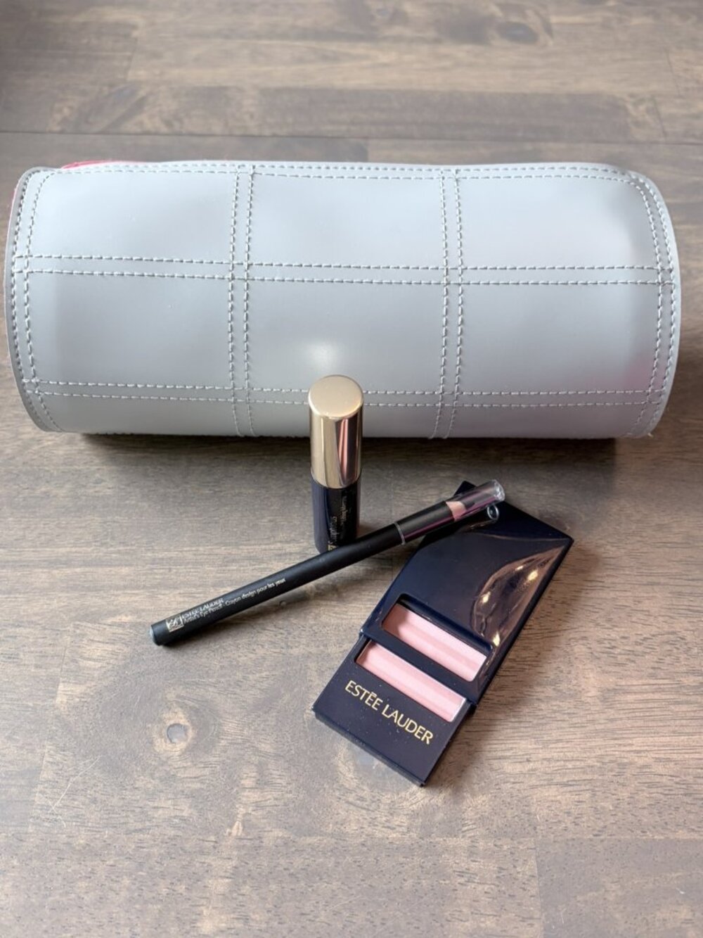 Estee Lauder 4 Piece Make-up Bundle Blush Eye Pencil Mascara Cosmetic Bag NEW